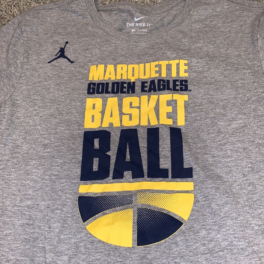 NEW Marquette Basketball T Shirt Small 🏀 NIKE - Picture 2 of 4
